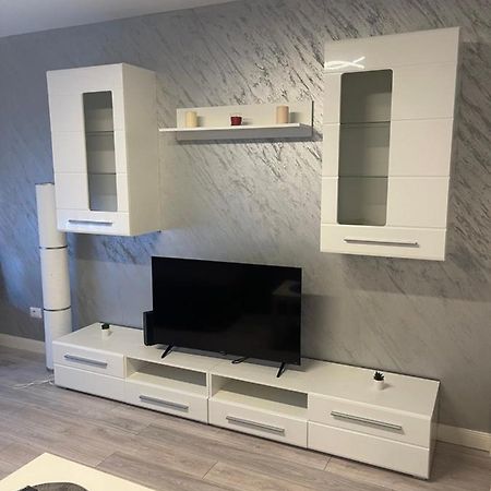 Apartament Incantator In Roman Exterior foto