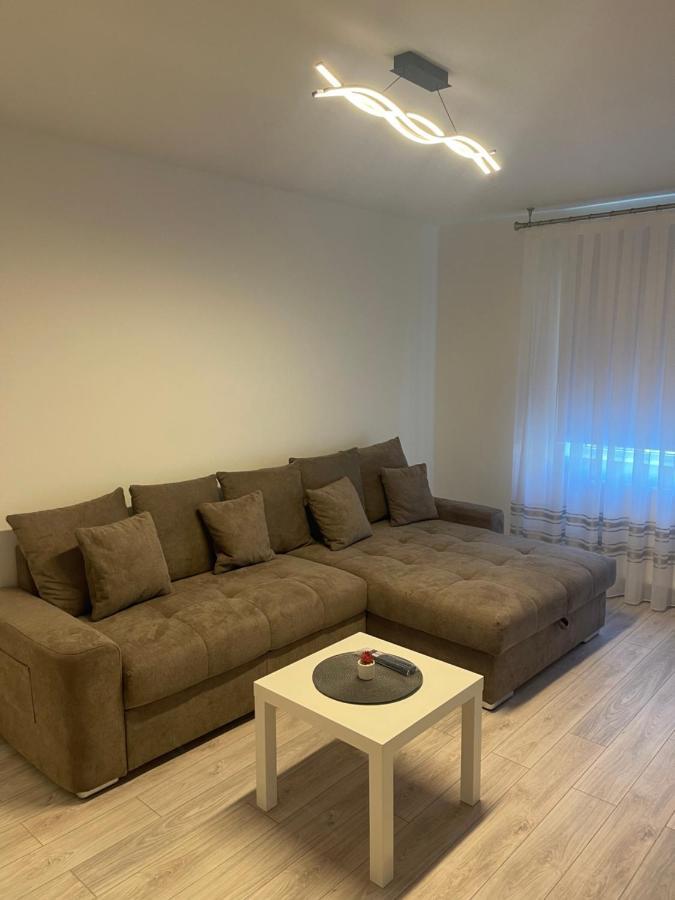 Apartament Incantator In Roman Exterior foto