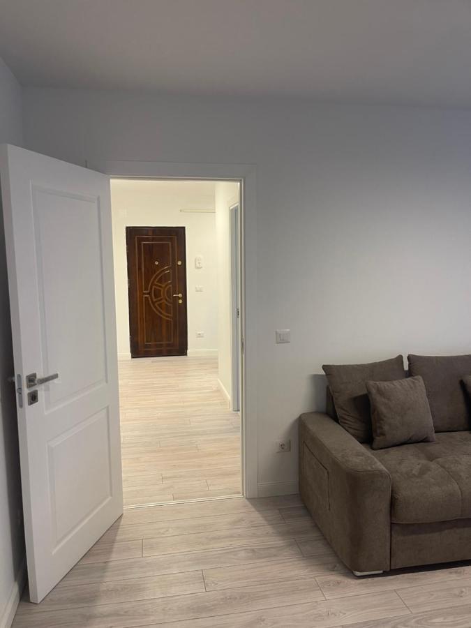 Apartament Incantator In Roman Exterior foto
